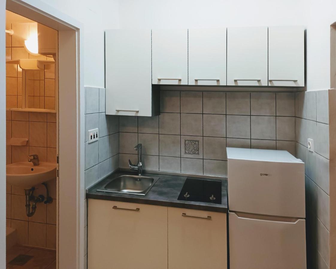 Apartament Bosi I Goli Starigrad Paklenica Zewnętrze zdjęcie