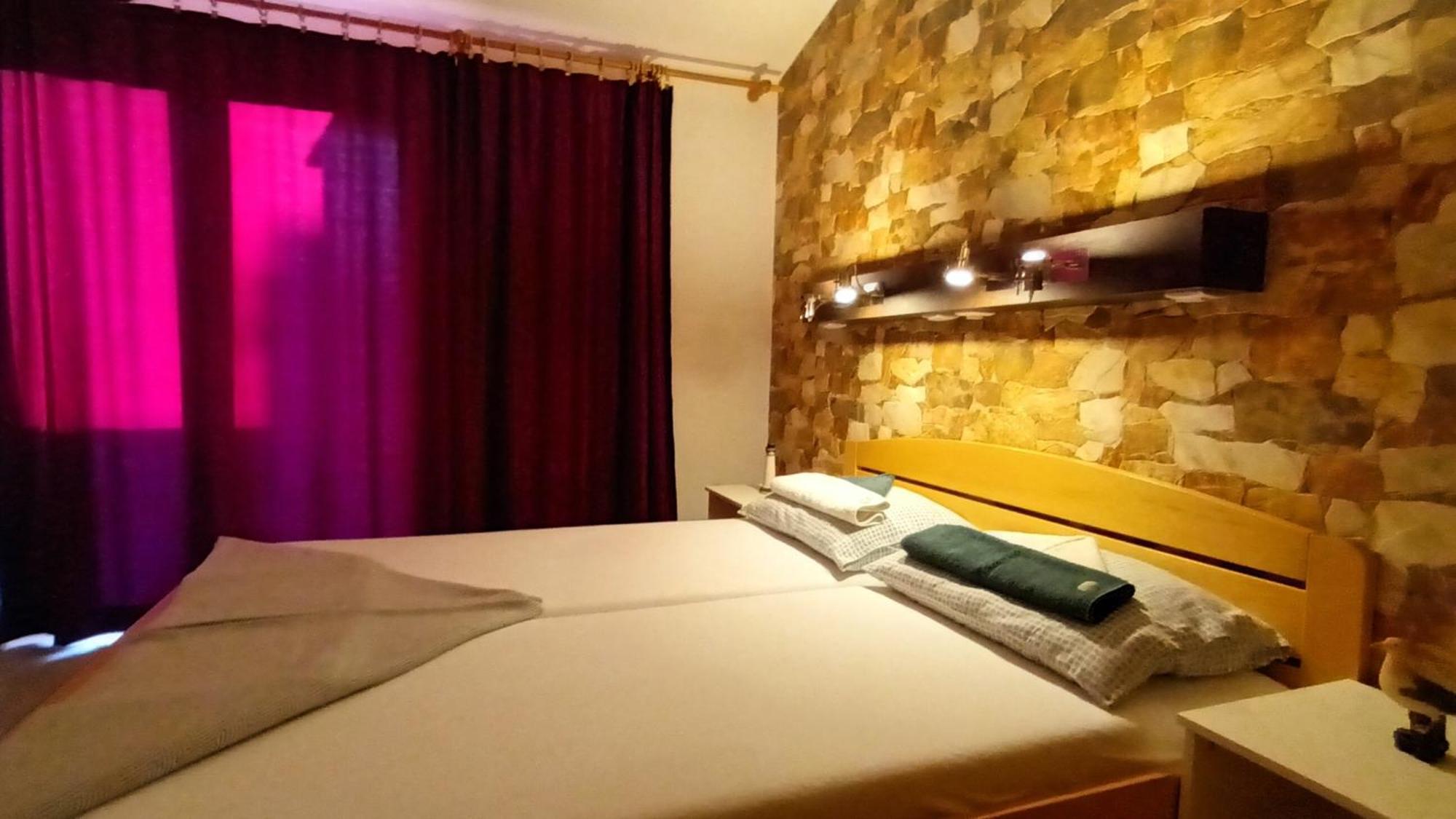 Apartament Bosi I Goli Starigrad Paklenica Zewnętrze zdjęcie
