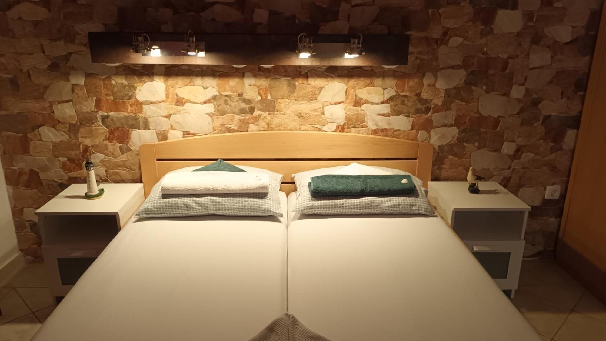 Apartament Bosi I Goli Starigrad Paklenica Zewnętrze zdjęcie
